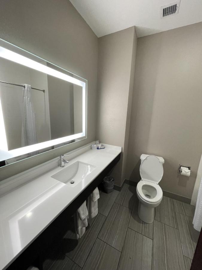Holiday Inn Express Hotel And Suites Ada By Ihg Extérieur photo